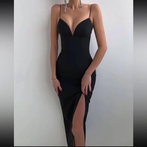 Black bodycon dress - Picture 1 of 4